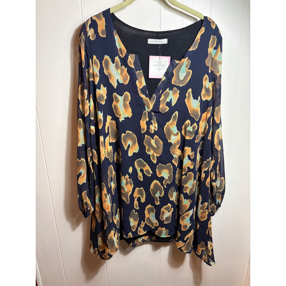 Honey Punch Navy Blue Abstract Animal Print V-Neck Tunic Top Small NWT D1511C-2
